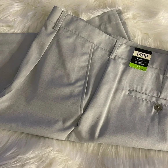 πHP 7/28/22π IZOD Mens Golf Shorts Silver Size 42 - Picture 1 of 9